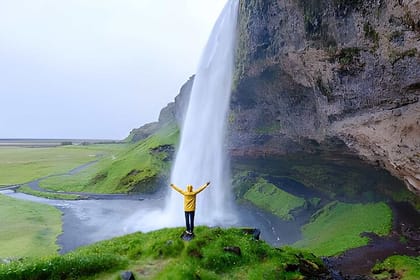 Private Multi-day Plan: KEF Transfer, Golden Circle & South Coast