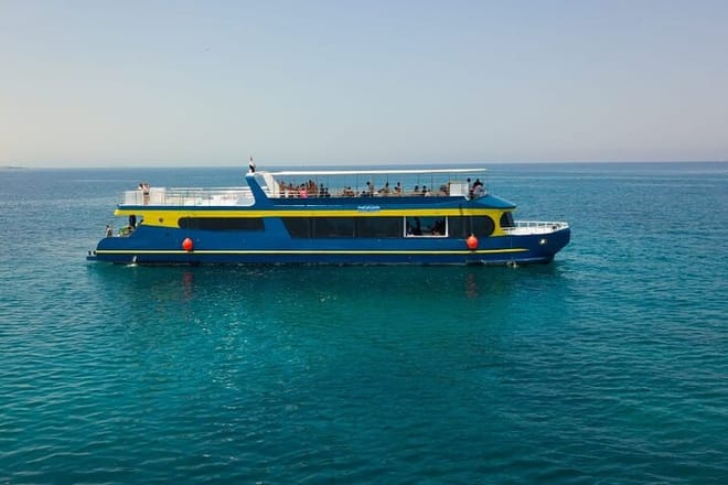 Sea &amp; Spa, 2 hours Semi Submarine &amp; Relaxing 2 hours Turkish Bath - Hurghada