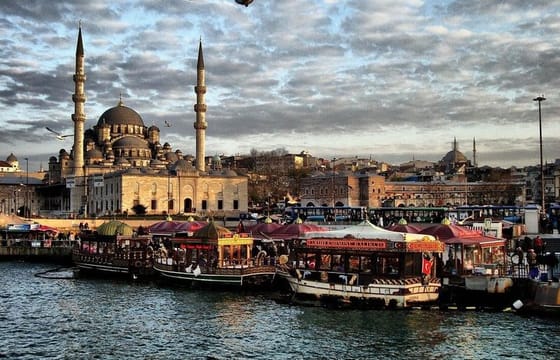 Istanbul Full Day Bosphorus Cruise and Beylerbeyi Palace Tour