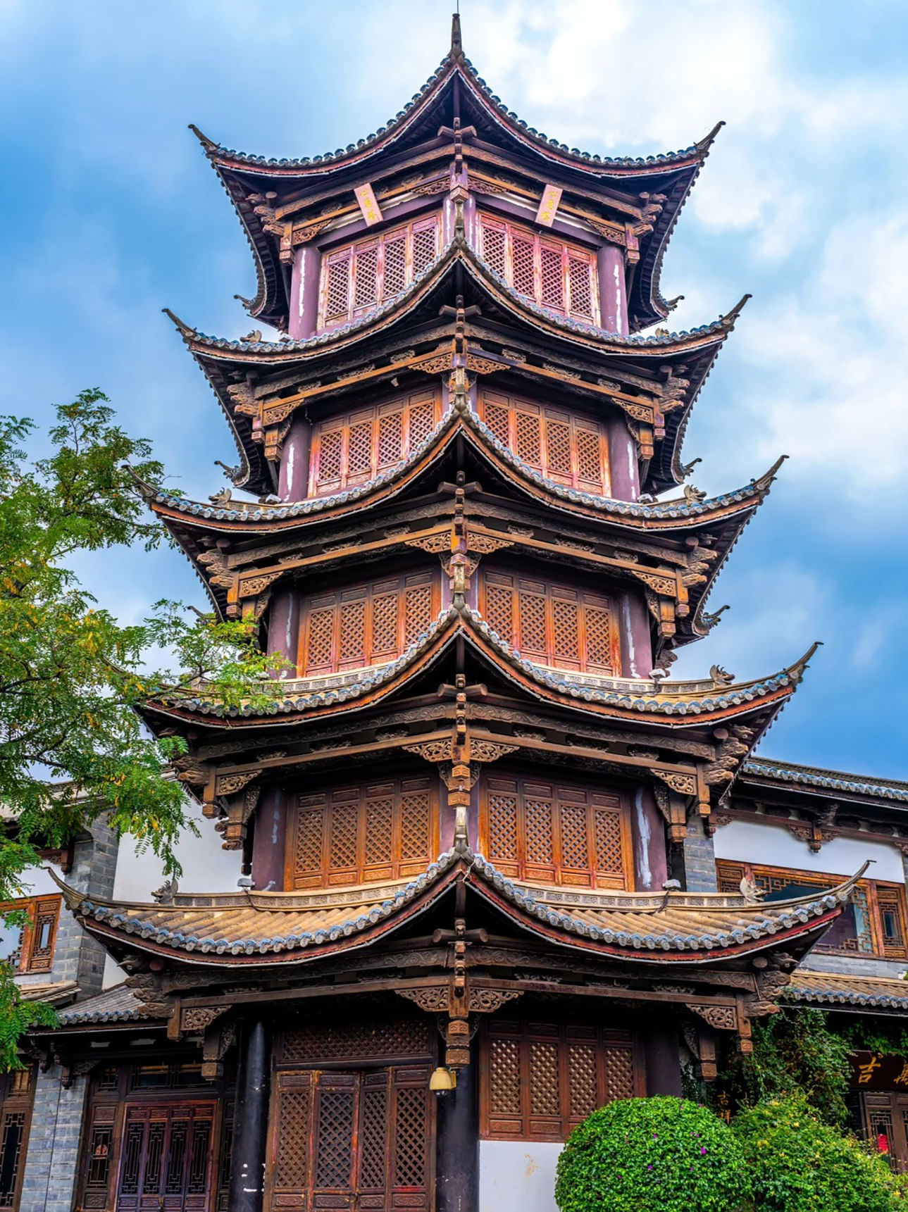 Characteristic tower building