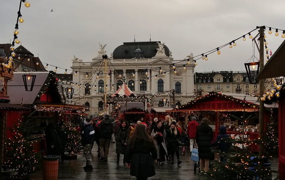 Zurich Christmas Walking Tour with Christkindlimarkt Visit
