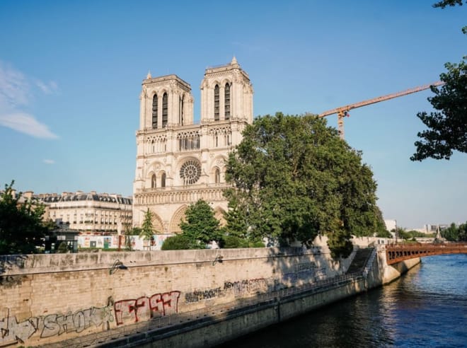 Semi Private Paris Day Tour with Eiffel Tower, Louvre, and Seine Cruise
