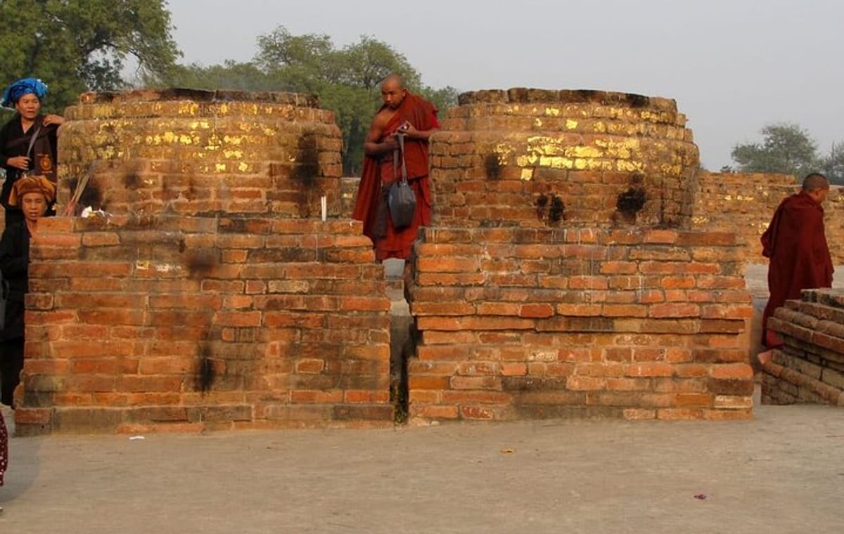 Spiritual Tour (2 Jyotirlinga, Monasteries & Holy Ghats)