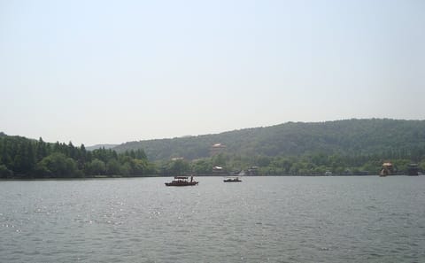 Day Trip from Shanghai to Hangzhou with Guided Tour and Lunch