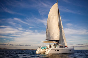 All Inclusive 5 hours Coast & Pizza in 42' Catamaran Lagoon