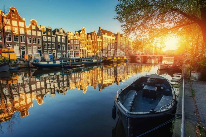 Self-Guided Canals of Amsterdam Photography Tour 2