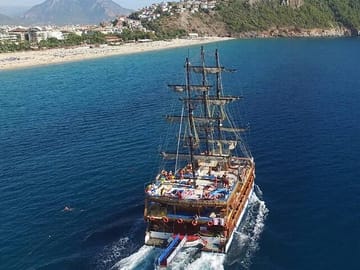 Alanya Catamaran Boat Tour with Lunch and Soft Drinks