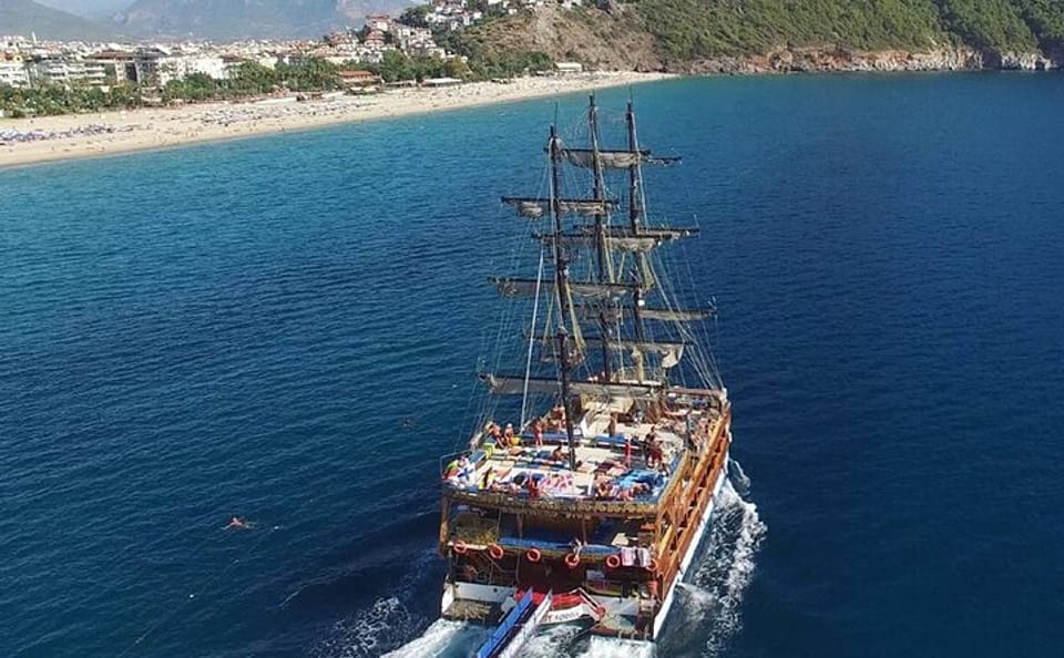 Alanya Catamaran Boat Tour with Lunch and Soft Drinks