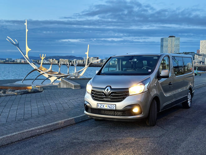 Keflavik Airport and Reykjavik Cruise Port: Private Transfer