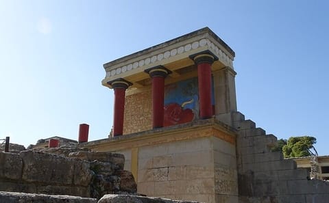 Private Guided Tour of Heraklion Archaeological Museum and Knossos Palace