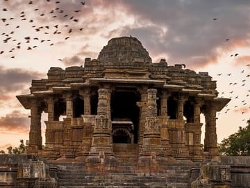 Private Bus Tour of Modhera Sun Temple and Rani ki Vav