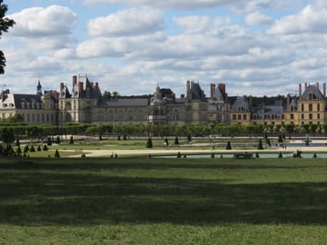 Day Trip to Fontainebleau Palace from Paris by Minivan