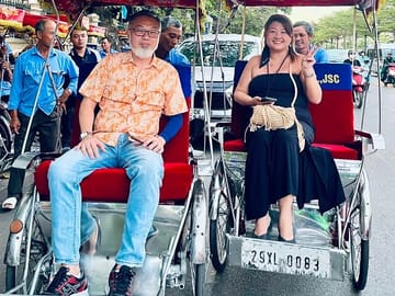 Cyclo Tour of Hoàn Kiếm District in Hanoi