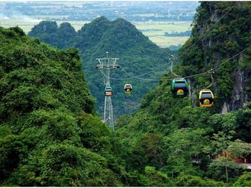 cable car to Huong pagoda