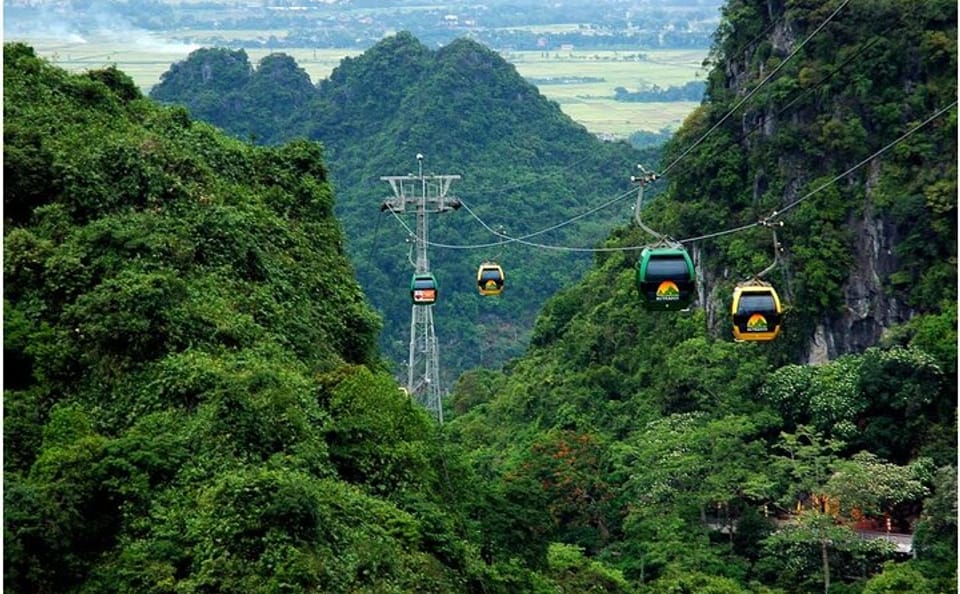 Day Trip to Perfume Pagoda from Hanoi with Guided Tour