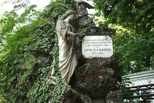 Quest Experience in Bellu Cemetery Bucharest