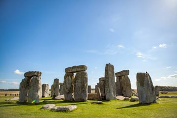 Day Tour to Stonehenge and Avebury from London