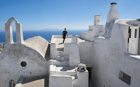 Private Tour of Santorini's Traditional Villages and Wine Museum