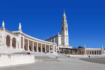 Full-Day Tour of Sintra, Pena Palace, and Cascais from Lisbon