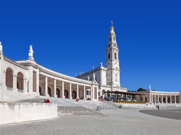 Full-Day Tour of Sintra, Pena Palace, and Cascais from Lisbon