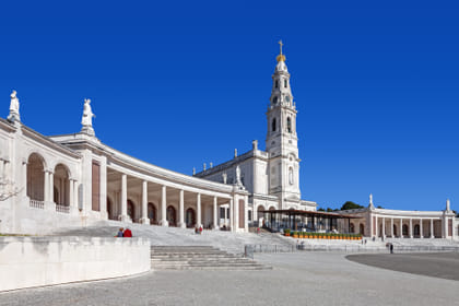 Sintra, Pena Palace, Cabo da Roca, Cascais & Estoril Full Day – From Lisbon