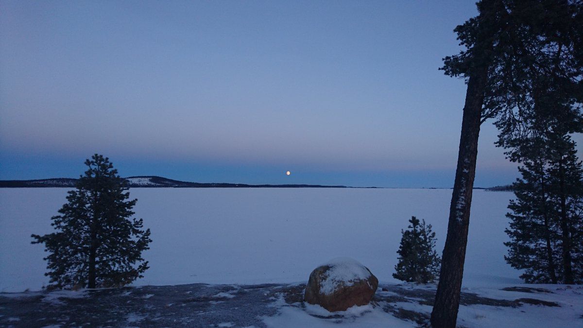 Winter day on lake Inari