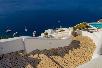 Private 5-Hour Tour of Akrotiri and Perissa in Santorini