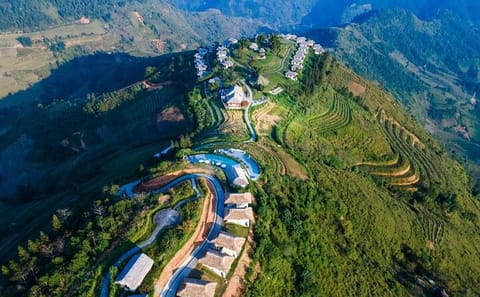 2-Day Luxury Mountain Escape Tour at Topas Ecolodge + Limousine