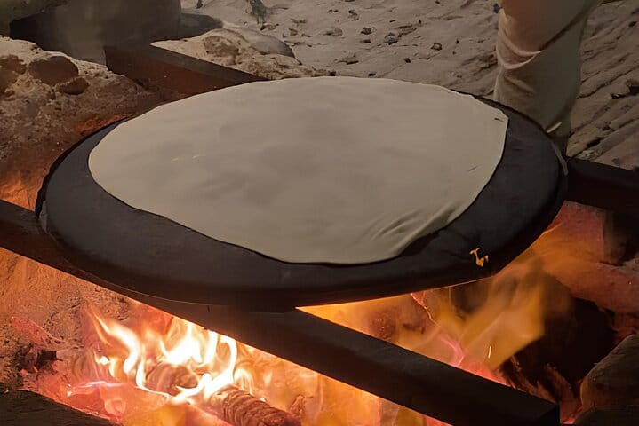 Cairo VIP Night in Giza: Bedouin Dinner, Live Show & Photographer