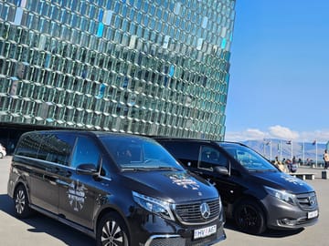 All our tour vehicles are luxurious and state-of-the-art. See them as mobile lounges during your Private 6-Hour Airport Transfer & Tour