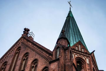 Berlin Full-Day City Tour with Iconic Landmarks and Local Culture