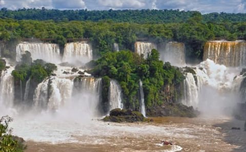Private Tour of Iguazu Falls with Optional Boat Ride