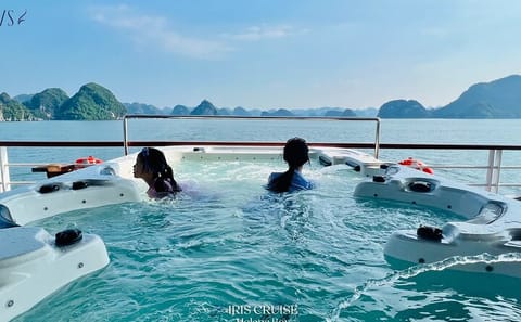 Luxury Day Cruise with Kayaking in Halong Bay from Hanoi
