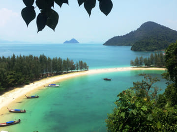 Ban Tale Nok Village by the Sea 3 Days 2 Nights