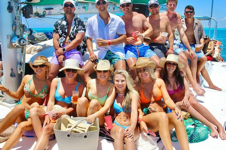 Cancún Private Catamaran to Isla Mujeres with Snorkeling & Lunch 10