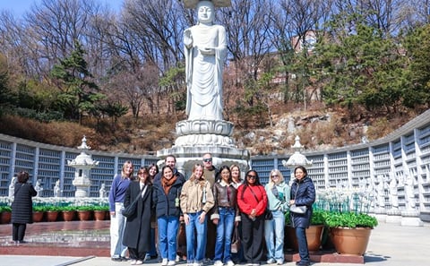 Bongeunsa Temple and Starfield Library K-BBQ Tour in Seoul