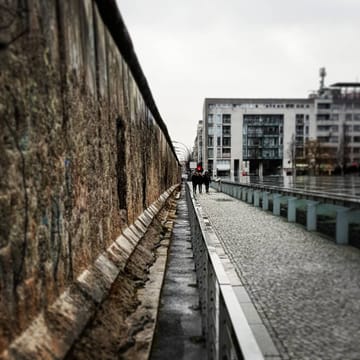 Private Berlin Wall Bike Tour and Cold War Berlin