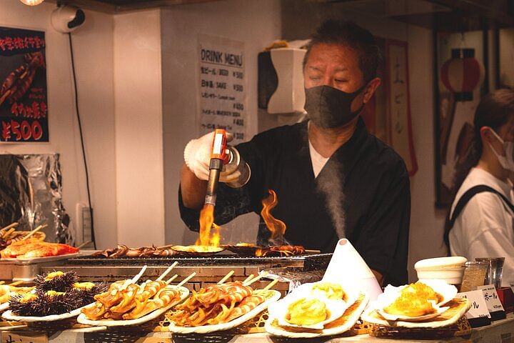 Osaka Kuromon Market with a Chef!