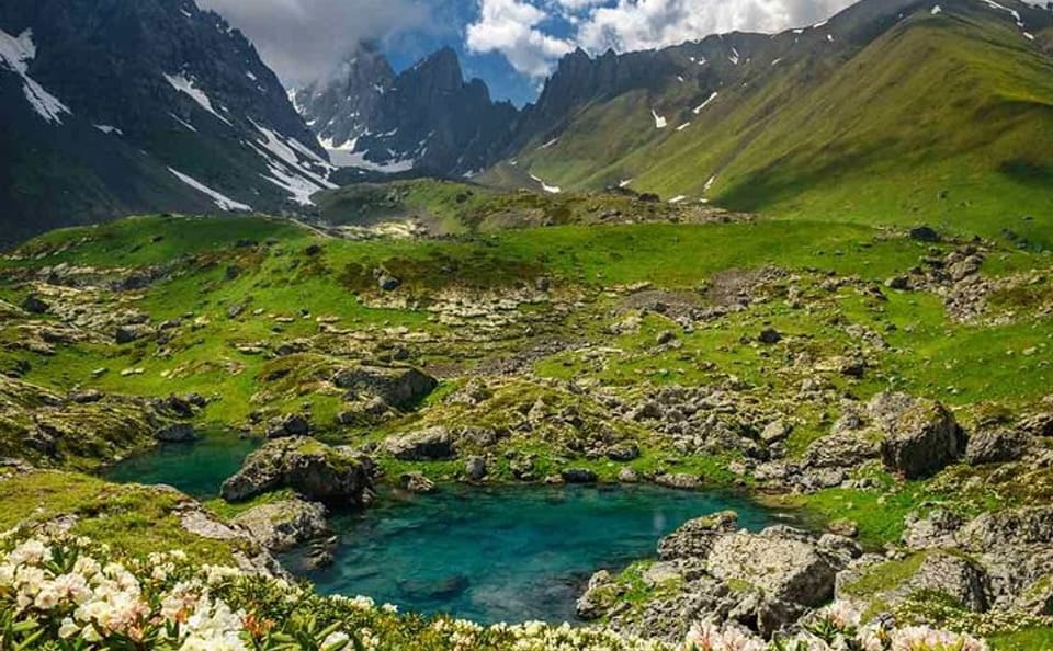 Private Full-Day Hiking Tour from Tbilisi to Juta and Gudauri