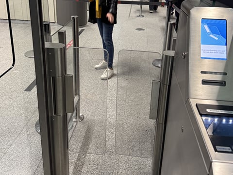 KEF Airport Fast Pass through Security, photo 2