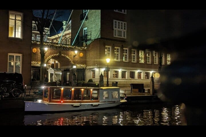 2 hours Private Boat Tour in Amsterdam with welcome drink