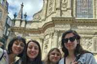 Bordeaux Old Town Exploration Game and Private Tour 8