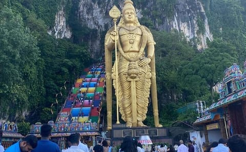 Kuala Lumpur Highlights Tour with Batu Caves and More