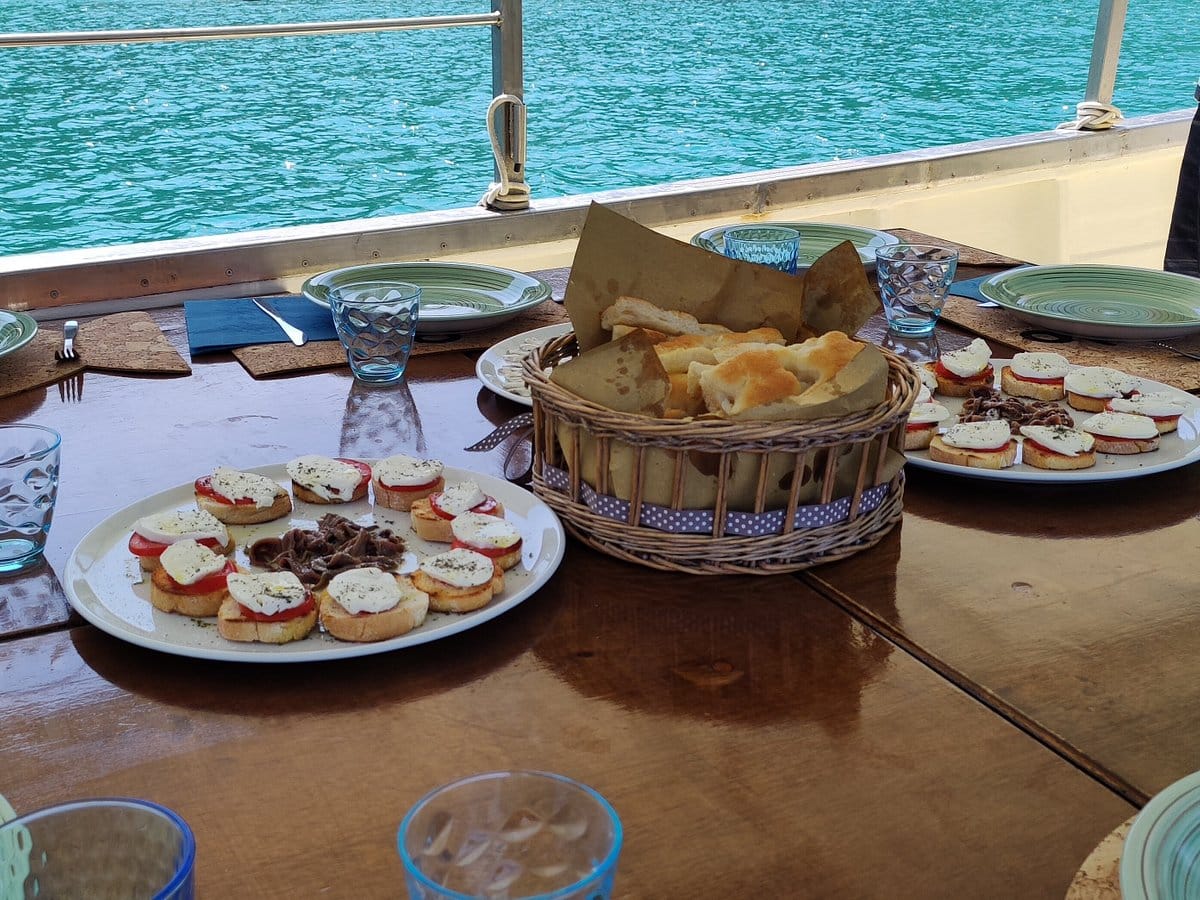 Fishing Boat Tour & Tasting