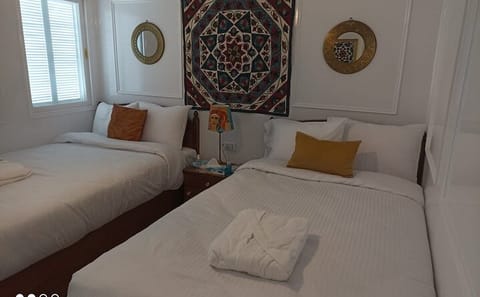 7 Day Luxury Egypt Tour Pyramids GEM Dahabiya Cruise & Abu Simbel