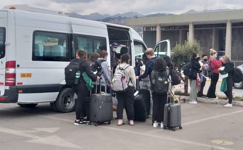 Private Transfer Between Cusco and Poroy Train Station