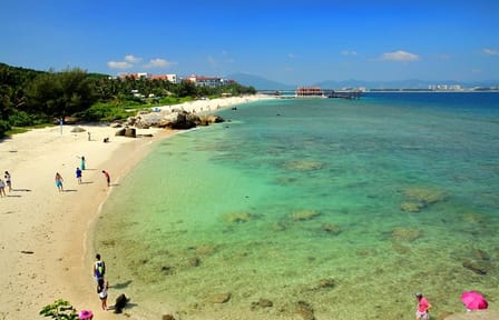 Wuzhizhou Island Coral Reef Day Tour from Sanya