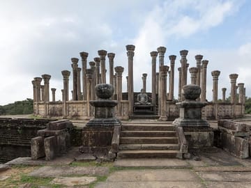 Polonnaruwa-Ancient-City-All-Inclusive-Day-Tour-From-Anuradhapura-3