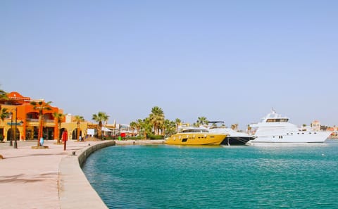 Hurghada City Exploration and Shopping Tour with Lunch