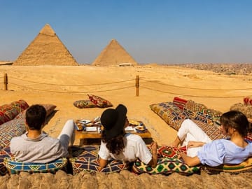Private Tour of Giza Pyramids, Egyptian Museum & Old Cairo